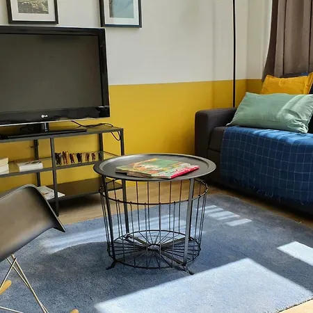 Appartement La Verriere Sur Cour #l6 *